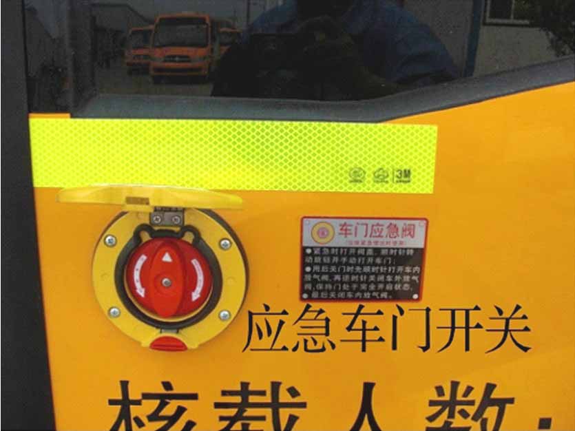 �L��У܇����܇�T�_�P