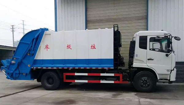 環衛垃圾車運輸過程工人最怕漏水應該怎么解決呢?